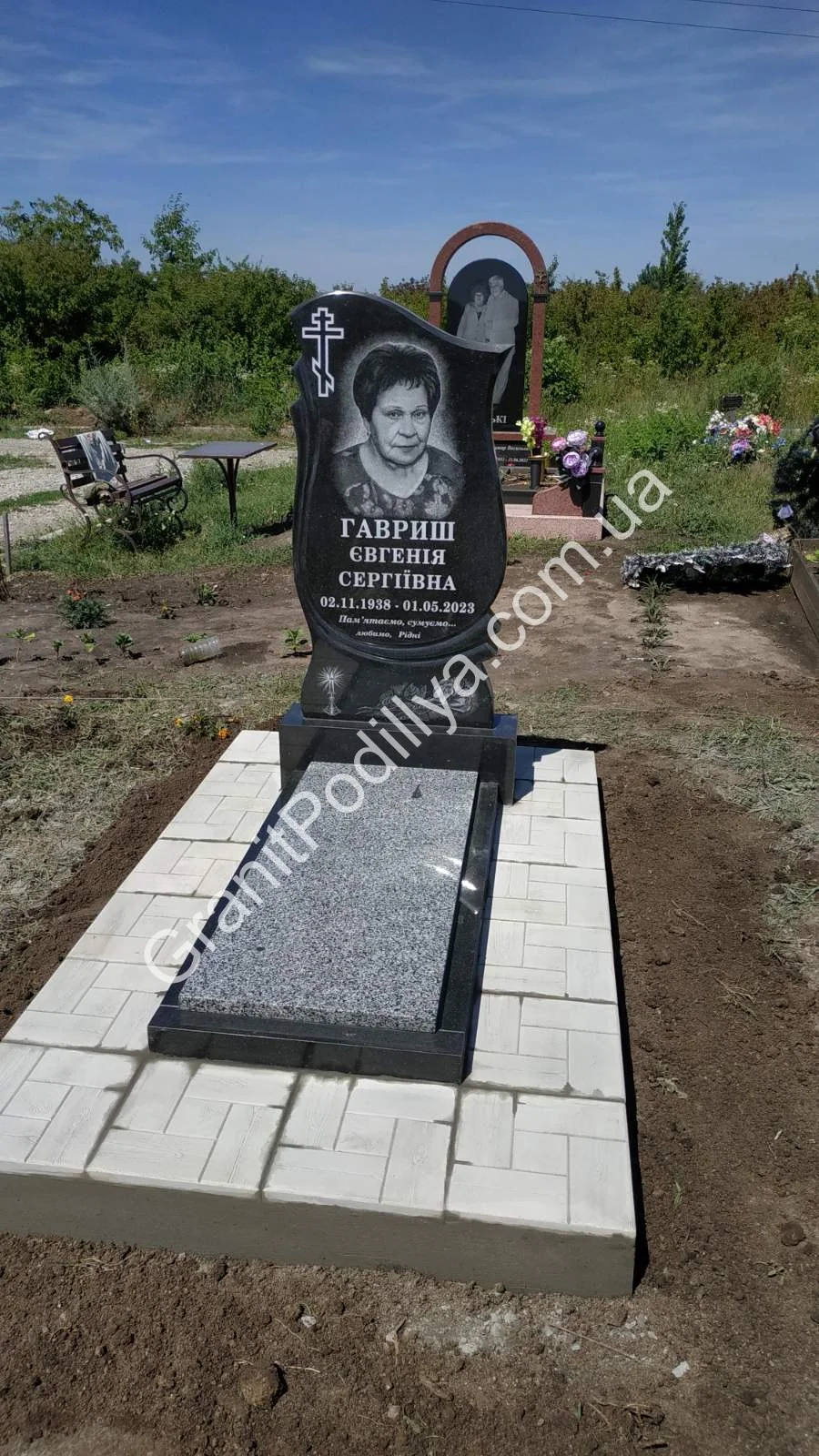 Подвійний пам'ятник з граніту - Кам'янець-Подільський | GranitPodillya